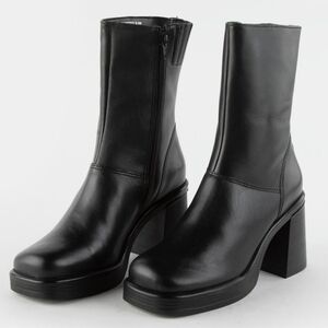 Steve Madden Fantsie Black Leather Platform Boots